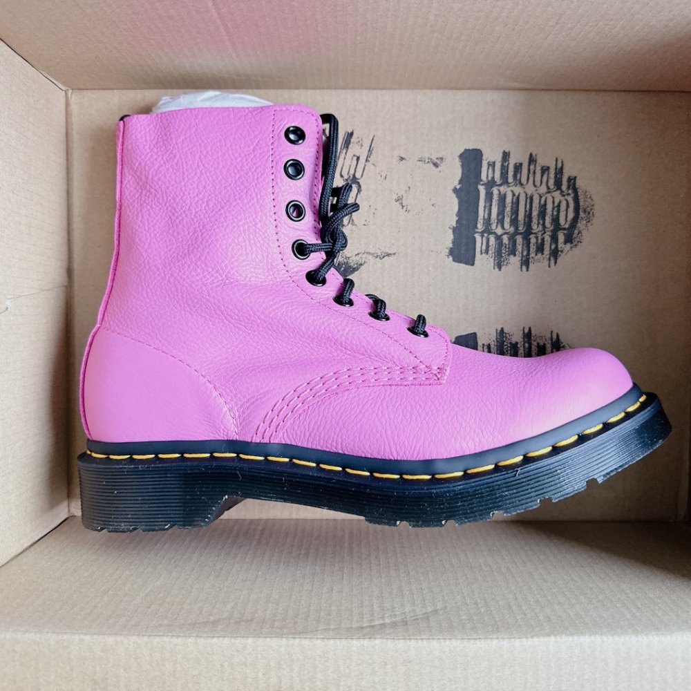 Dr. Martens 1460 Size 8 Pink Pascal Virginia Leather Boots women’s shoes - Picture 9 of 15
